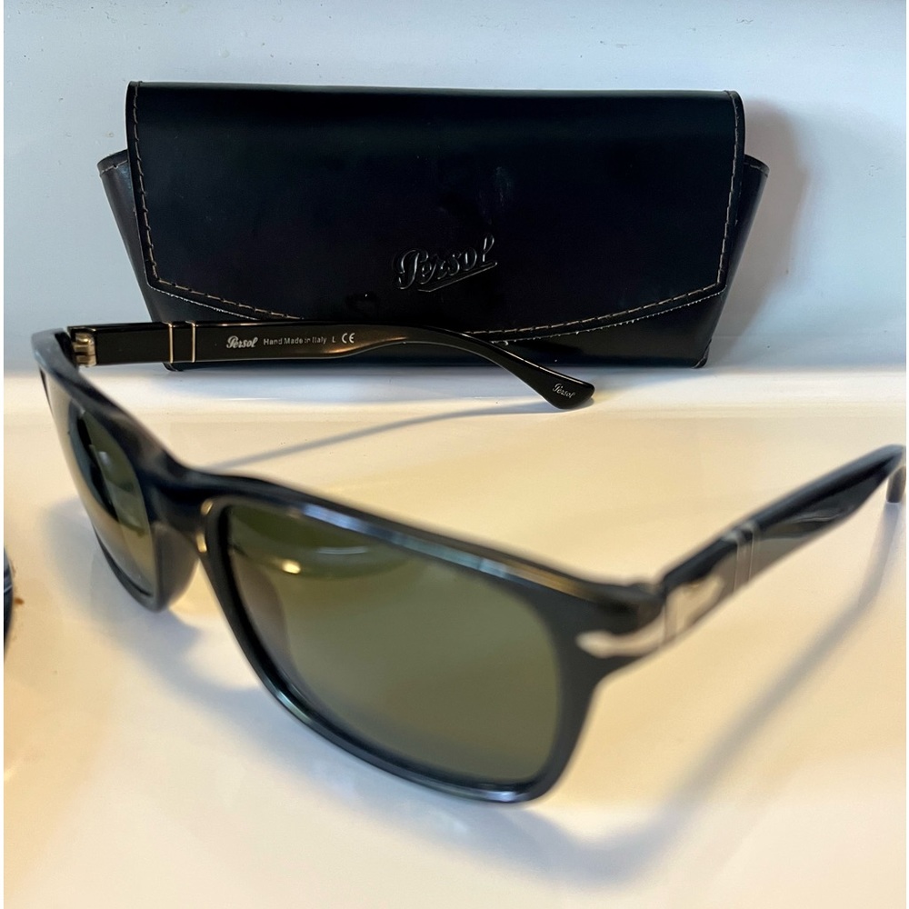 Persol 3048 sunglasses with case
